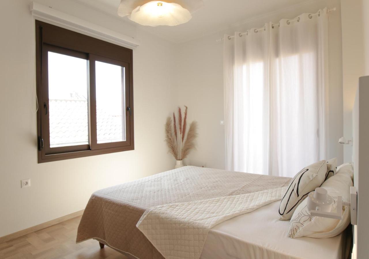 Onos - 2 Bedroom 2 Bathroom Penthouse With Terrace In Old Town Kalamata Exterior foto